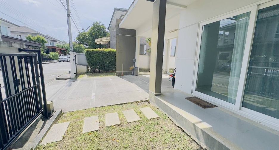For rent 3 bedrooms house in San Kamphaeng, Chiang Mai
