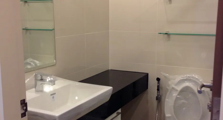 For sale 2 ベッドルーム condo in Yan Nawa, Bangkok
