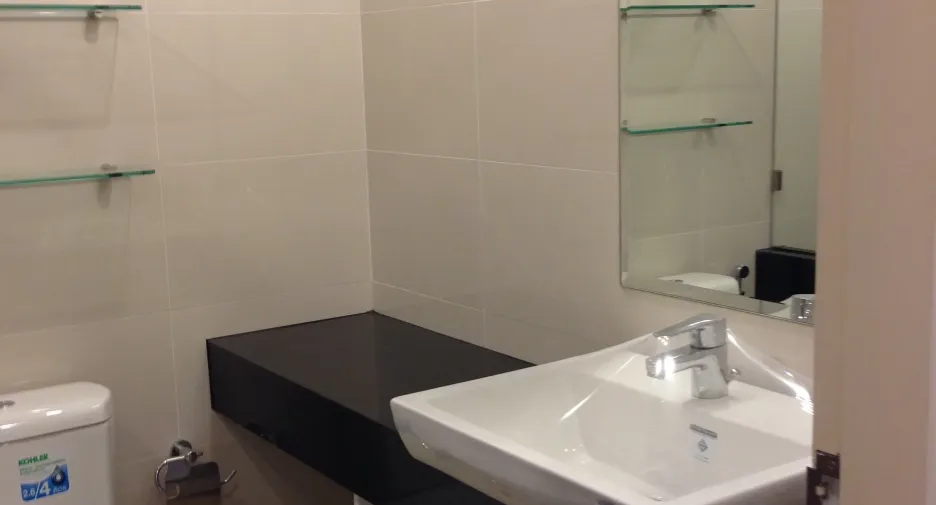 For sale 2 ベッドルーム condo in Yan Nawa, Bangkok