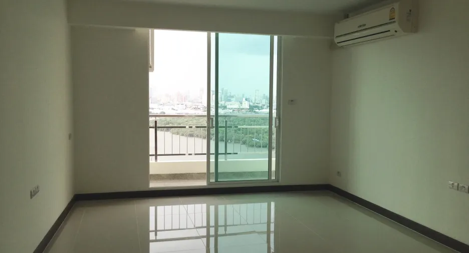For sale 2 ベッドルーム condo in Yan Nawa, Bangkok