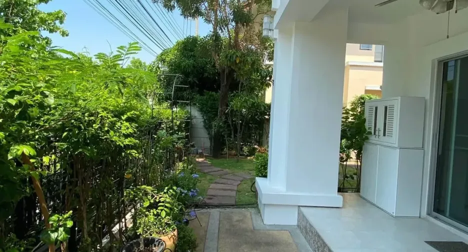 Аренда 4 спальни дом в Mueang Samut Prakan, Самутпракан