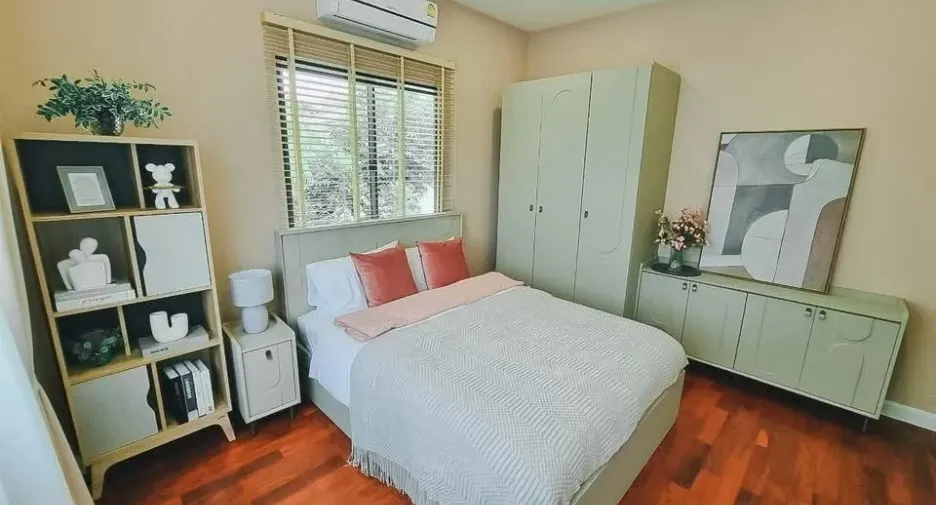 For rent and for sale 5 bedrooms house in Lat Krabang, Bangkok