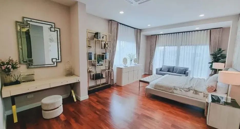For rent and for sale 5 bedrooms house in Lat Krabang, Bangkok