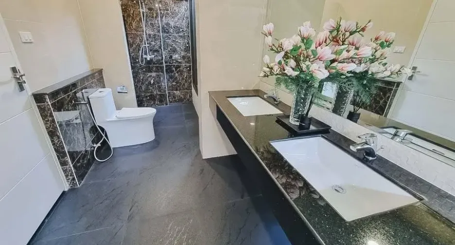 For rent and for sale 5 bedrooms house in Lat Krabang, Bangkok