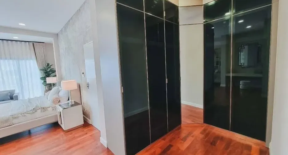 For rent and for sale 5 bedrooms house in Lat Krabang, Bangkok