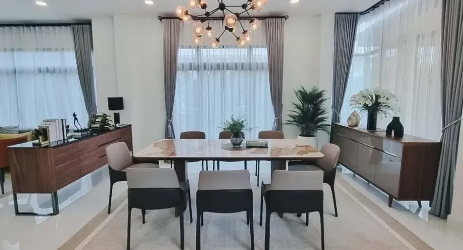 For rent and for sale 5 bedrooms house in Lat Krabang, Bangkok