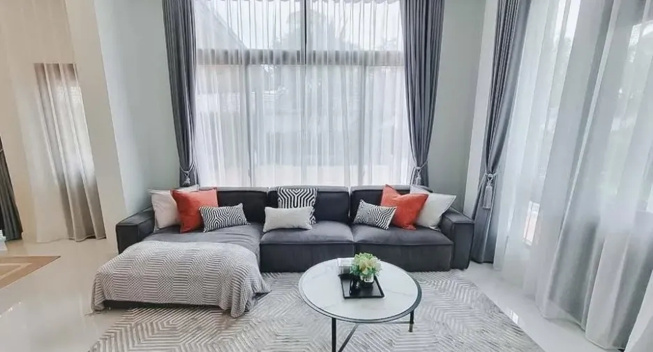 For rent and for sale 5 bedrooms house in Lat Krabang, Bangkok
