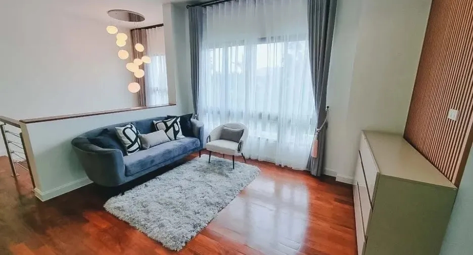 For rent and for sale 5 bedrooms house in Lat Krabang, Bangkok