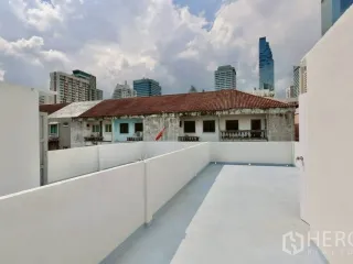 For rent 4 bedrooms retail Space in Sathon, Bangkok