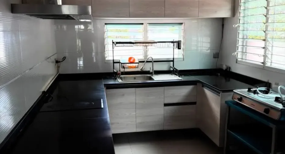 出租 4 卧室 独立屋 在 Bang Phli, Samut Prakan