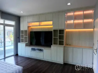 出租 4 卧室 独立屋 在 Bang Phli, Samut Prakan