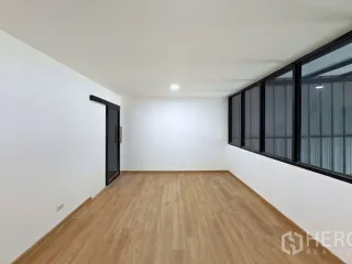 For rent warehouse in Suan Luang, Bangkok