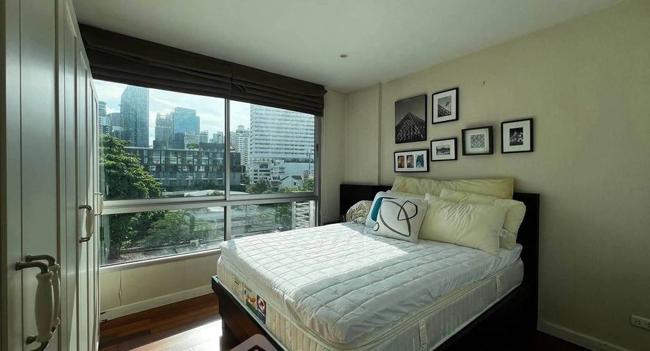 For rent 2 bedrooms condo in Watthana, Bangkok