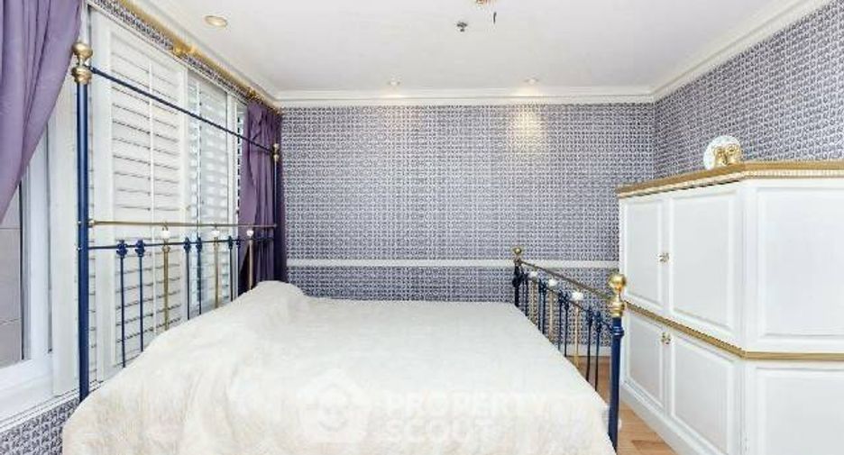 For rent 2 bedrooms condo in Pathum Wan, Bangkok