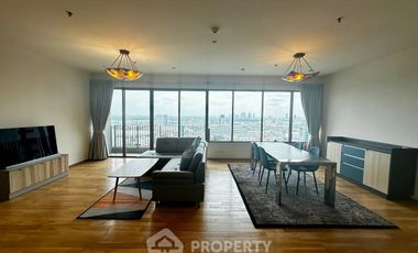 For sale 3 bedrooms condo in Khlong Toei, Bangkok