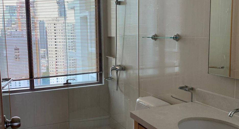 For sale 3 bedrooms condo in Khlong Toei, Bangkok