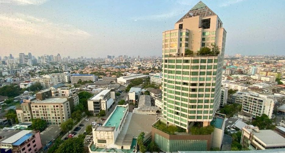 For rent and for sale 1 bed condo in Khlong Toei, Bangkok