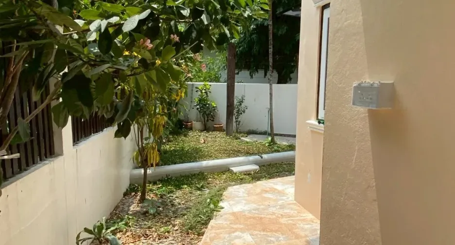 For rent 4 bedrooms house in Mueang Chiang Mai, Chiang Mai