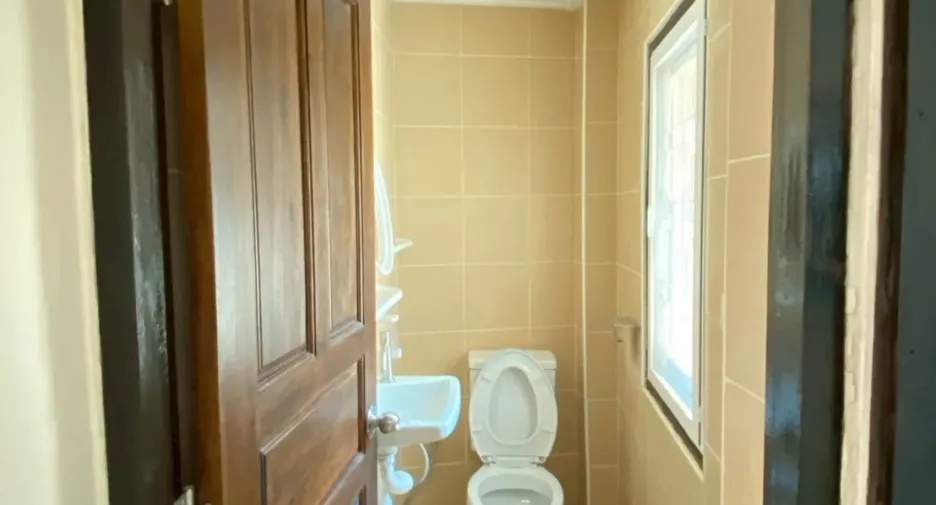 For rent 4 bedrooms house in Mueang Chiang Mai, Chiang Mai