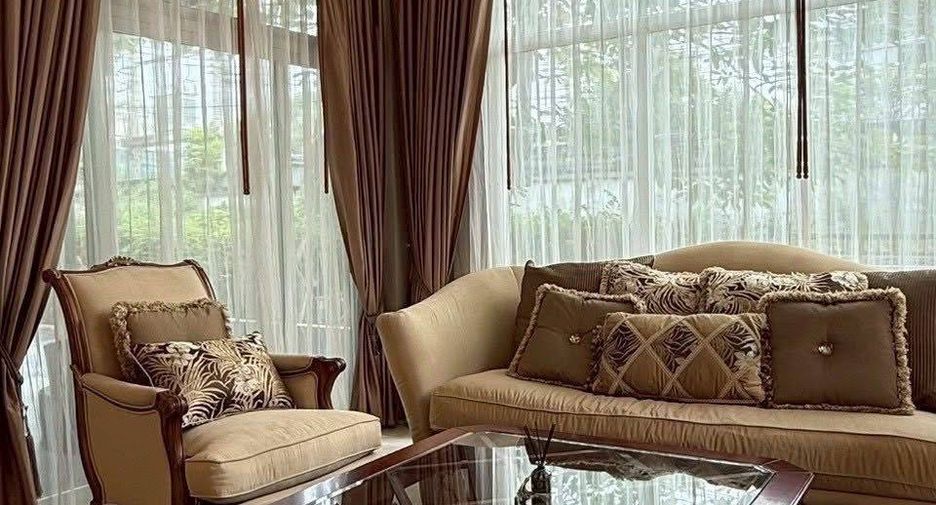 For sale 5 bedrooms house in Lat Krabang, Bangkok