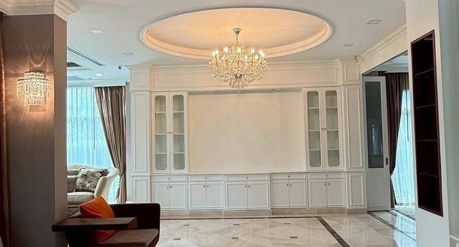 For sale 5 bedrooms house in Lat Krabang, Bangkok