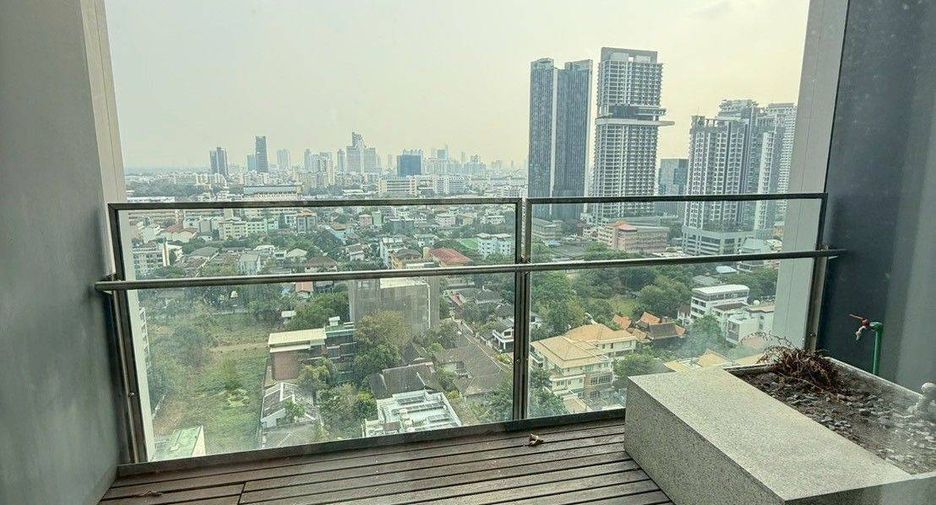 Wohnung zum Kauf mit 2 Zimmer in Sathon, Bangkok
