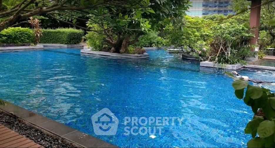 For sale 2 bedrooms condo in Watthana, Bangkok