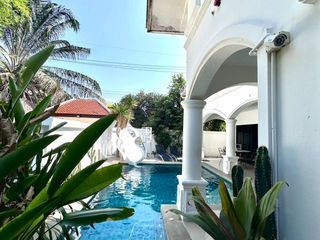 À louer et à vendre 3 chambres maison à Na Jomtien, Pattaya