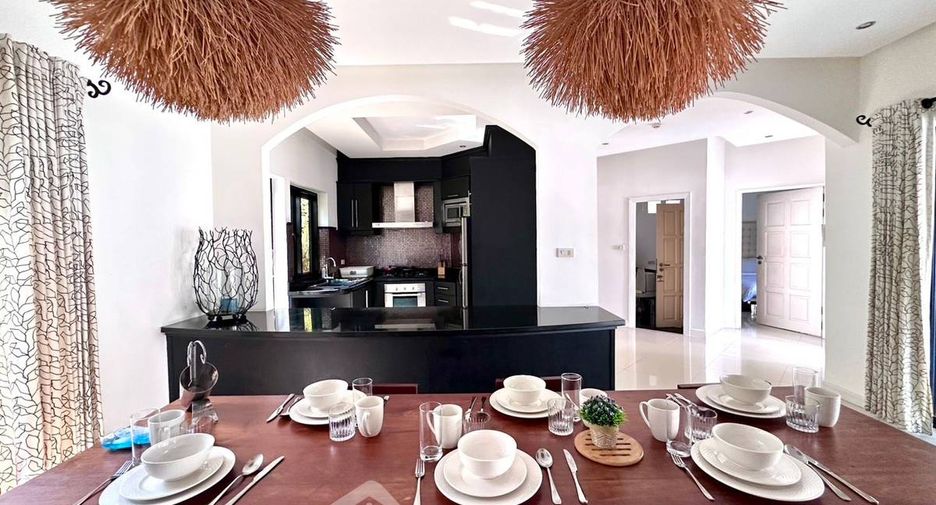 À louer et à vendre 3 chambres maison à Na Jomtien, Pattaya