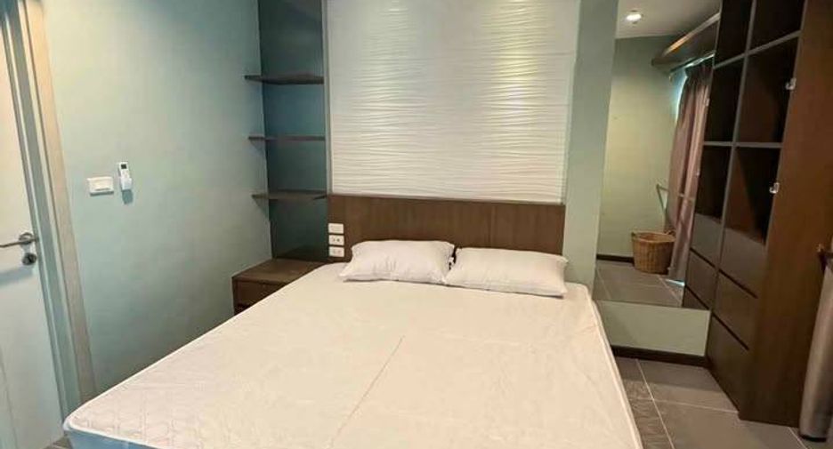 For sale 2 bedrooms condo in Huai Khwang, Bangkok