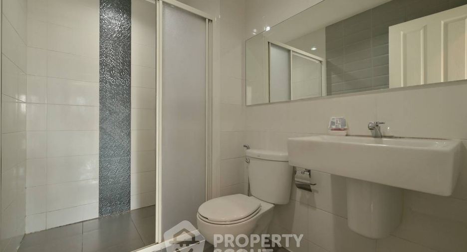 For sale 1 bed condo in Huai Khwang, Bangkok