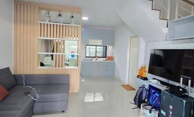 Reihenhaus zur Miete und zum Kauf mit 3 Zimmer in Prawet, Bangkok