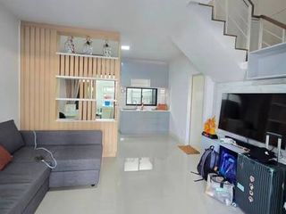 Аренда и продажа 3 спальни таунхаус в Пращет, Бангкок