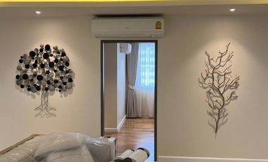 For sale 4 bedrooms condo in Watthana, Bangkok