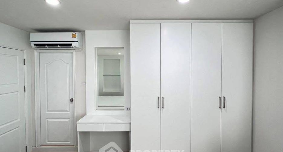 For sale 2 bedrooms condo in Yan Nawa, Bangkok