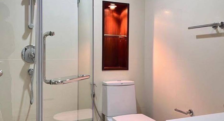 For sale 2 bedrooms condo in Yan Nawa, Bangkok