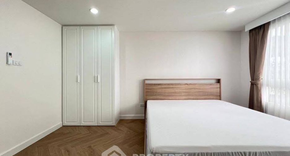 For sale 2 bedrooms condo in Yan Nawa, Bangkok