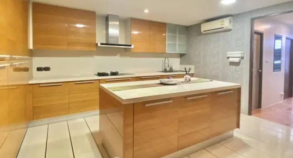 Wohnung zum Kauf mit 3 Zimmer in Watthana, Bangkok