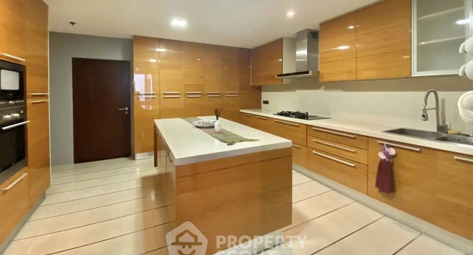Wohnung zum Kauf mit 3 Zimmer in Watthana, Bangkok