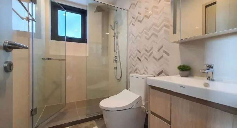 For rent 2 bedrooms condo in Khlong Toei, Bangkok