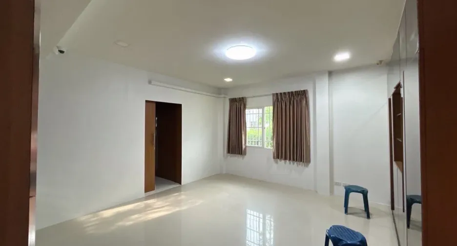 ขาย 4 ห้องนอน บ้านเดี่ยว ใน บางกะปิ, กรุงเทพฯ