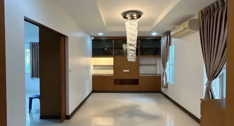 ขาย 4 ห้องนอน บ้านเดี่ยว ใน บางกะปิ, กรุงเทพฯ
