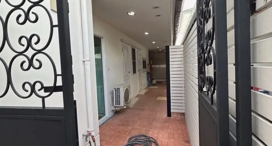 ขาย 4 ห้องนอน บ้านเดี่ยว ใน บางกะปิ, กรุงเทพฯ