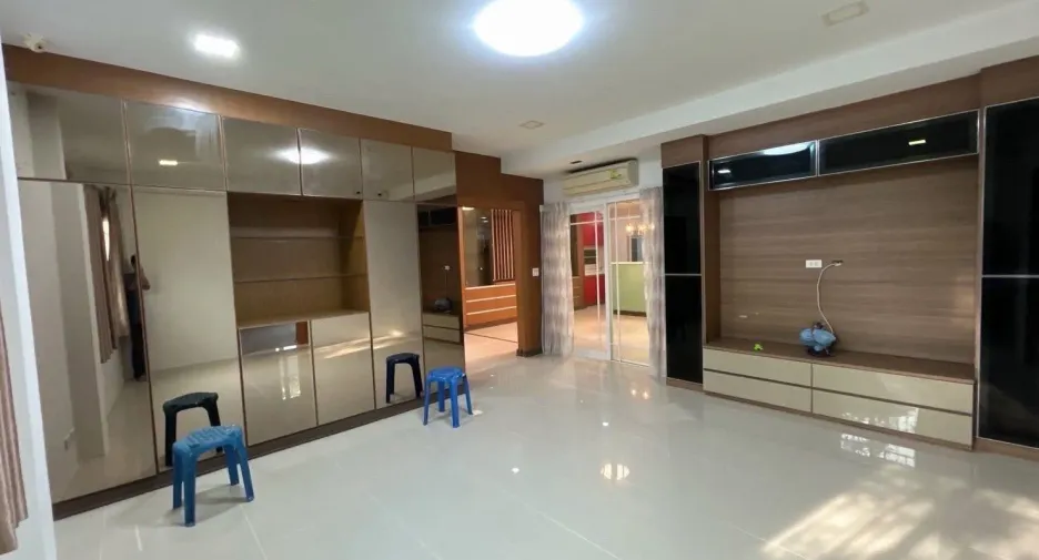 ขาย 4 ห้องนอน บ้านเดี่ยว ใน บางกะปิ, กรุงเทพฯ