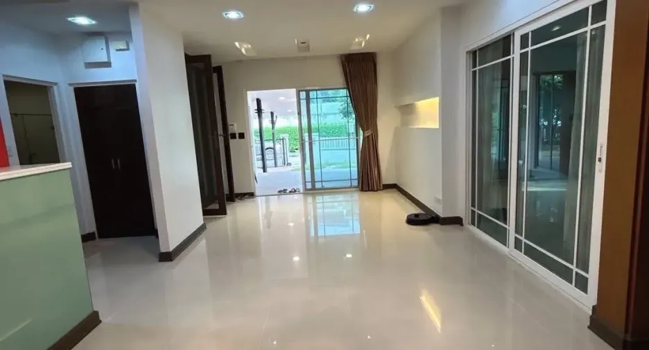 ขาย 4 ห้องนอน บ้านเดี่ยว ใน บางกะปิ, กรุงเทพฯ