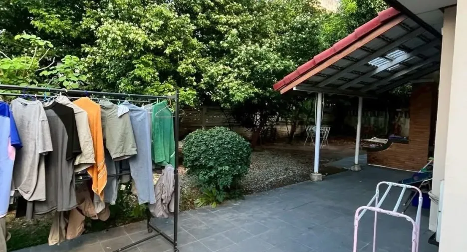For sale 4 bedrooms house in Wang Thonglang, Bangkok
