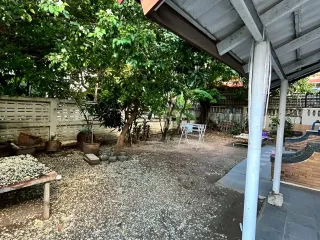 À vendre 4 chambres maison à Wang Thonglang, Bangkok
