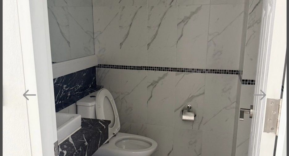 For rent 5 bedrooms retail Space in Pathum Wan, Bangkok