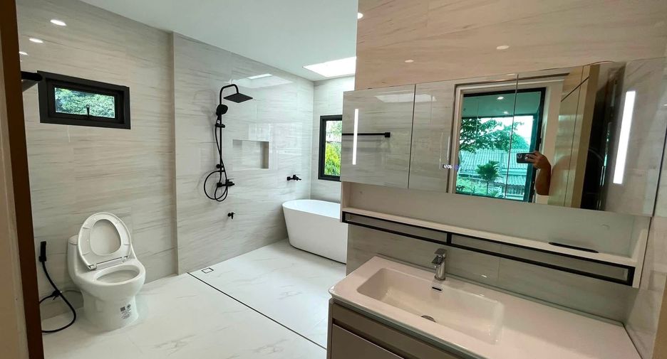 For sale 3 bedrooms house in Lat Phrao, Bangkok