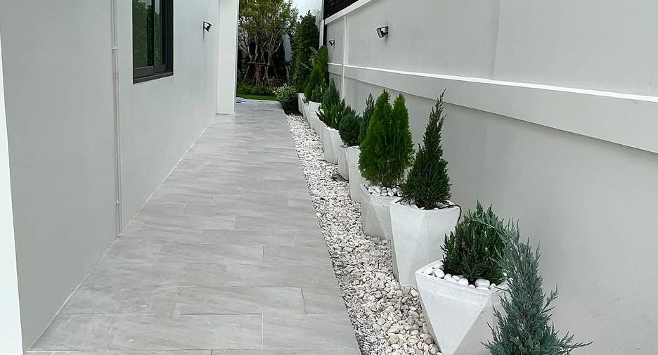 For sale 3 bedrooms house in Lat Phrao, Bangkok